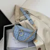 Sacs à bandoulières 2024 Femmes Fil vintage Plaid Messen Messen Sac rétro poitrine Crossbodybody Chic Wild Wild Broadband Belt Day May