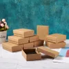 24pcs Boîte de bijoux Kraft Boîtes en carton cadeau pour collier d'anneau Collier d'oreille Fomens Cadeaux Emballages avec éponge à l'intérieur 240327