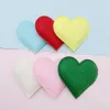 30pcs 6.5 * 6cm Deux appliques de coeur en feutre laté