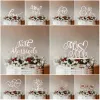 1pcs Carta hueca Love acaba de casarse Mrmrs Cake Topper Bride and Groom Topper de boda de madera para suministros de fiesta de bodas