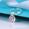 Desginer Tiffanybracelet Tiffanie Ny emalj hjärtformad ring T Family Cnc Word Printed Peach Heart Double Heart Pendant Kvinnsmycken