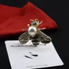 Europe and the United States cute three-dimensional bee bright pearl brooch small set of dual-purpose exquisite alloy pin