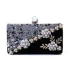 Sacs de soirée Vintage Velvet Femmes Sac 2024 Fashion Crystal Femelle Bridal Wedding Handsbag Flower Cutches Bolsas