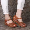 Sandals Women's 2024 Fashion Hookloop Chaussures décontractées Slip sur les dames Gladiator vintage Plateforme plate de sandale