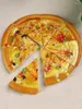 Dekorative Blumen 1PC Simulation Pizza Blöcke künstliches Essen Gemüse Brot Aufnahme Requisiten Keksküche Dekoration