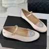 Mary Jane Chaussures Designer Femme Chaussures robes de luxe Ballet Silk Flats Round Toes Mules Slip on Mots Boucle de sandale classique en peau d'agneau