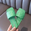 Кроссовки летние тапочки для девочек 2022 Новая корейская версия Flat Bottom Fashion Oneword Thongs Solid Color Kids's Fashion Beach Shoes