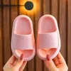 Slipper kinderen slippers comfortabel zomertuin strand sandalen baby pvc badkamer schoenen niet-slip voor jongensmeisjes 2449