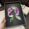 Craquins Luxury Brand% écharpe de soie naturelle Design Small Square Châle Ribbon Hair Ribbon Band Fashion Neckerchief Bandana240409