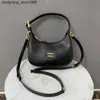 Armazenar bolsa de ombro exportação 75% desconto por atacado outono/inverno nova moda versátil bolsa de mão em mão com crossbody alto e único para mulheres