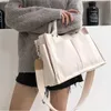 Andere tassen kruisen lichaam multi -pocket tas tas voor vrouwen eenvoudige canvas schoudertas minimalistische crossbody tas voor dagelijks gebruik