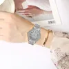 Нарученные часы 2pcs роскошные женщины бриллианты часов