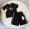 Baby 2 stuks Kid T -shirt Kinderen Designer Kleding Girls Boy Two Pally Set 100% katoen Summer Comfortabel ademend ademend kort mouwen kindroze sets Top Brand Letters