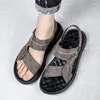 Sandalen Men Leerschoenen Slippen op Fashion Summer Heren Slippers Zwart