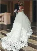 2024 Nuovi abiti da sposa della moda Sexy senza spalline appliques floreali 3D APPLICAZIONE BUNCHLY ACCITÀ BRIDA