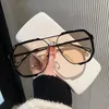 Güneş Gözlüğü Büyük Boyü Kadınlar 2024 Erkekler İçin Eşsiz Tek Parça Moda UV400 Punk Gözlükler Trending Kadın Gözlükleri