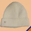 Hat Cap Designer V Knitted Brimless Knit Beanie Pullover Cold Beanies Bell Shaped Woolen Metal Warm New Fashion High Quality Mens Womens Free Shipping Wholesale