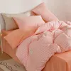 Ensembles de literie nordique minimaliste à la mode lavée coton à quatre pièces Couleur de lit de lit de lin de lin de linge