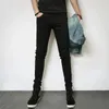 Herrbyxor 2024 Fashion Vintage Pure Black Jeans Tight version av Thin Korean Slim Small Leg Casual Home