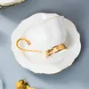Set di piatti di piattino a manico dorato dipinto a mano con cucchiaio europeo semplice tazze da caffè oro oro in porcellana di lusso 240420