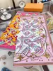 2024 Top Fashionesigner Silk Sciarf Scialle di lusso Squadre di alta qualità Turna Scarpa per la testa quadrata Monogramma con monogramma rosa 90*90 cm