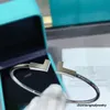 Diamentowa bransoletka Luxe T Bransoletka dla kobiet biżuteria ze stali nierdzewnej Mała złota bransoletka matka córka bransoletki t Bangle Bridesmaid Bracelets luksusowe bransoletki kobiet