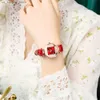 Armbandsur mode enkelt varumärke med diamanter fyrkantiga design kvinnor kvarts högkvalitativ bambu mönster läderband damer es240409
