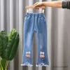 Zestawy odzieży Dżinsowe spodnie na 2024 Nowe wiosenne ubrania do rozszerzonych spodni Baby Girl swobodne spodnie na 3-10 lat dziewczęta Kowbojowe spodnie