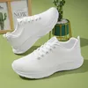 أحذية الجري الجديدة للوصول للرجال الأحذية الرياضية أزياء أسود أبيض أزرق رمادي مدربون جاي في الهواء الطلق للأحذية الملونة 29