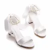 Chaussures habillées Crystal Reine Femmes Blanc Silk Silk Perbe Diamond High Heels Summer Lady Peep Toe Backle Sandals carrés H240409