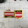 Lattonie National Flag brodery Patches Badge Shield and Square Shape Pin un ensemble sur le brassard en tissu Decoration du sac à dos