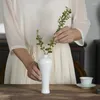花瓶の白い小さな装飾的な花瓶のセラミック滑らかで硬いモダンなスタイルのためのテーブルの庭の飾り