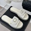Designer Slippers Small Fragrant Woven Slippers Women Flat Sandals Metal Buckle Leather Fashion Summer Beach Slippers White Flat Beach Party Shoes Top Quality