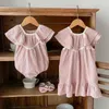 Summer Baby Girl Clodh Girls Kleid Strampler Süßes süßes fliegendes Ärmel Prinzessin Familie Matching Schwester -Outfit 240327