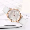 Montre-bracelets Creative Striped Quartz Watch Cuir avec STRAPE DIAMON