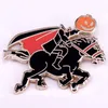 Halloween Dinosaurier Knight Emaille Pin Kindheit Spiel Filmfilm Zitate Brosche Badge süße Anime -Filme Spiele Harte Emaille Pins