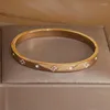 Bracciale di fascino fiore di cristallo in acciaio inossidabile classico per donne braccialetti eleganti festa di gioielli da polso arruggini