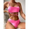 Cravatta da donna tinta bikini diviso sexy sexy sollevatore di sollevamento a maglie spiaggia a tre pezzi set incrociata girl 240403