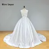 Location lyer bandouliers épaule en cœur lacet à lacet arrière doré perles cristal robes de mariée satin robes de mariée vraies photos de bureau vidéo