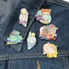 Personnages jouets broche mignons films anime jeux épingles en émail dur collectionne le carton de dessin de la bande dessin