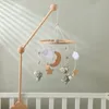 Baby Wood Bed Bell Rattle Toys Född mjuk filtmolnstjärna Moon Sheep Crib Mobiler Hängande leksak Infant Boy Girls 240409