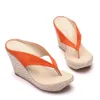 Terlik kristal kraliçe moda yaz tarzı kadın sandaletler yüksek topuklu flip floplar plaj leopar baskı platformu kama ayakkabıları h240409 hhs9