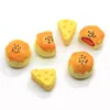 Fleurs décoratives 20 / 50pcs Kawaii Kids Kitchen Toys Crispy Resin Simulation mini fromage alimentaire cuit au four DIY Dollhouse Miniature Decoration