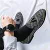Mode mannen Loafers glijden op Tassel Casual Drive Rijdende klassieke Comfy originele bootontwerper Flat Shoes