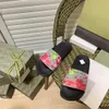 designer sandaler tofflor nya gummi glider sandaler blommor brokad kvinnor män tofflor platt bottnar flip flops kvinnor mode randig