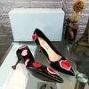 Sapatos de festa para mulheres de designer de patentes Dois saltos altos 2cm 6cm com caixa
