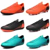 Amerikaanse voetbalschoenen kinderlaarzen 2024 binnenvoetbal voor jongenskinderen Junior Turf Cleats Men Men Size 11 aankomst Licht charme 13