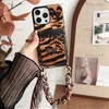 Роскошный телефон для iPhone 15 Pro Max Leather, 15 14 плюс 13 12 Pro Designer Crossbody Lanyard держатель карты Ultra Slim Phone Cover для женщин с цепочкой шарфов