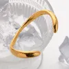 Luxuriöser minimalistischer Titanstahl eröffnetes Armreif Armband einzigartige 18k Gold Edelstahl unregelmäßiger Manschettenschmuck