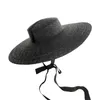Grand bord plate à bord plat du soleil de paille de soleil été à la mode avec des chapeaux de ruban longs pour les femmes Visor de plage vintage CAP Rétro240327
